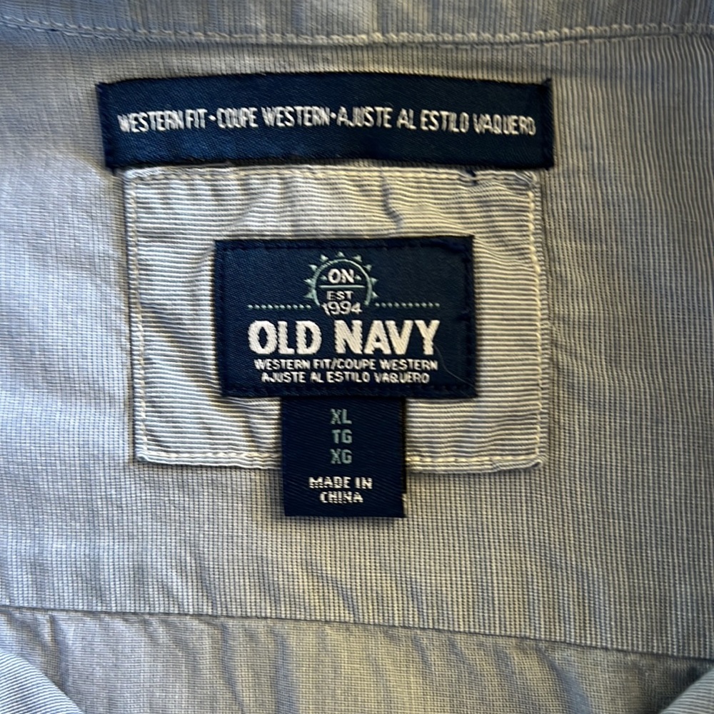 Old Navy mens snap down short sleeve. XL - Picture 5 of 5